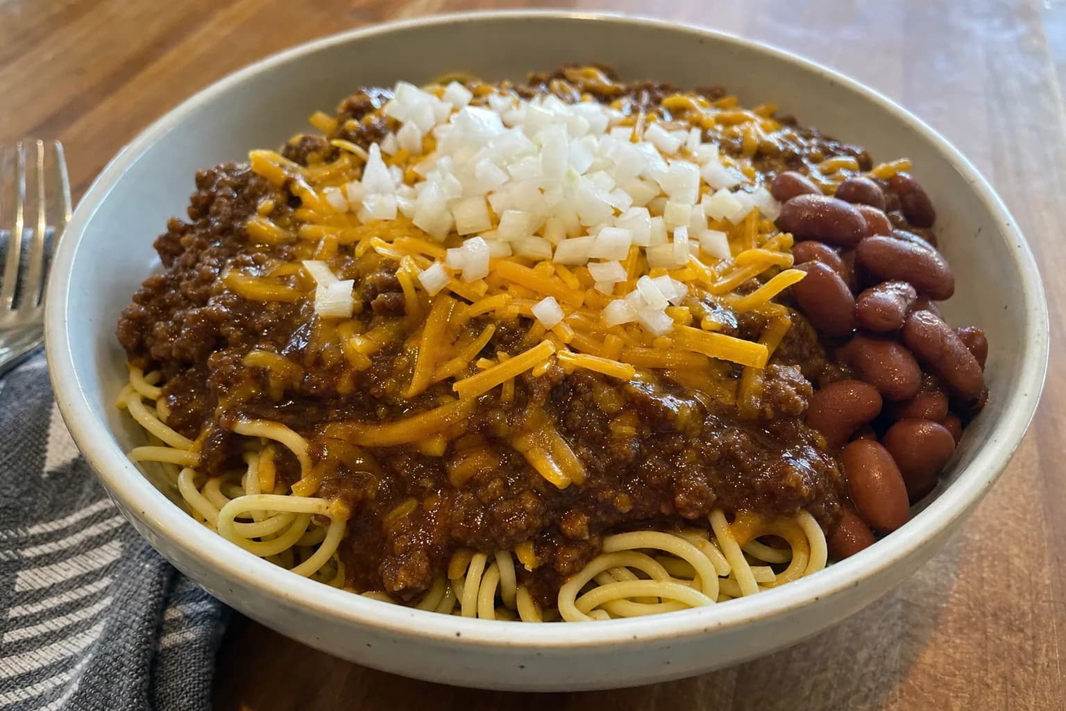 Cincinnati Chili: homemade Cincinnati chili with cheddar — Dinner recipe | Afoodrink